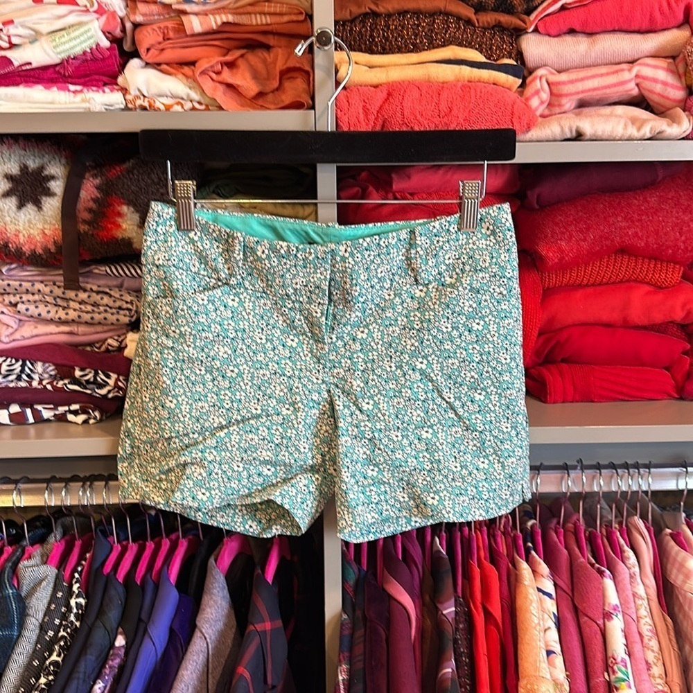 The Limited blue with white flowers 5” shorts size 0